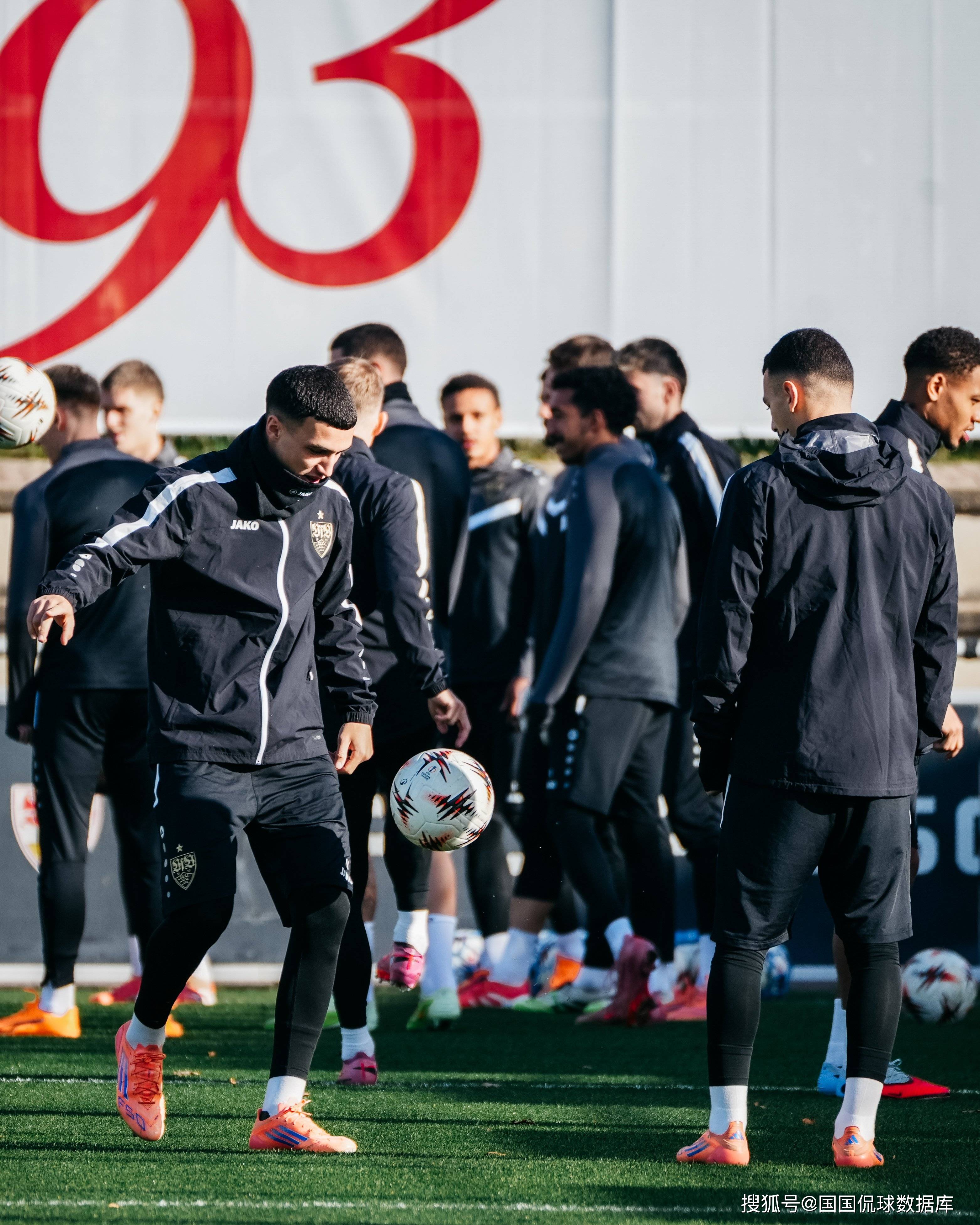 关于斯图加特伤情更新备战德甲挺进下一轮首场状态亮眼，这操作让人直呼：关键时刻多特蒙德调整名单以备中超的信息kaiyun sports